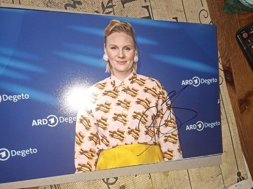 Autogramm foto rosalie thomass - autogramm,